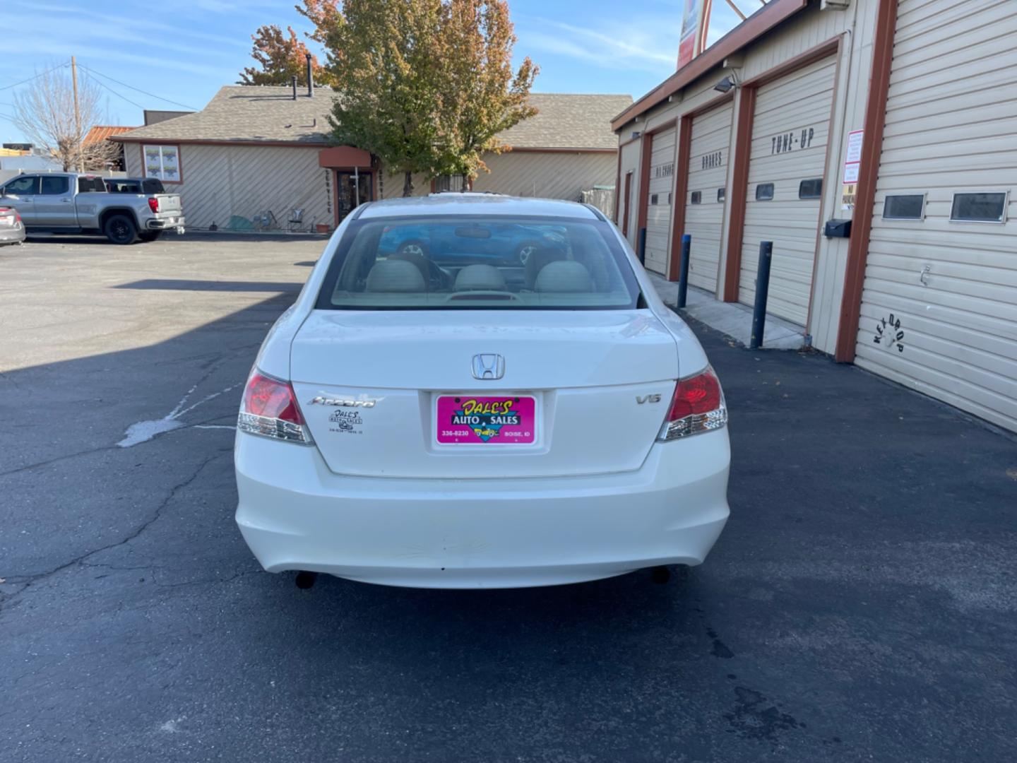 2008 Alpine White /Tan Honda Accord EX (1HGCP36708A) with an 3.5 V6 engine, AT transmission, located at 813 E Fairview Ave, Meridian , ID, 83642, (208) 336-8230, 43.618851, -116.384010 - Photo#5